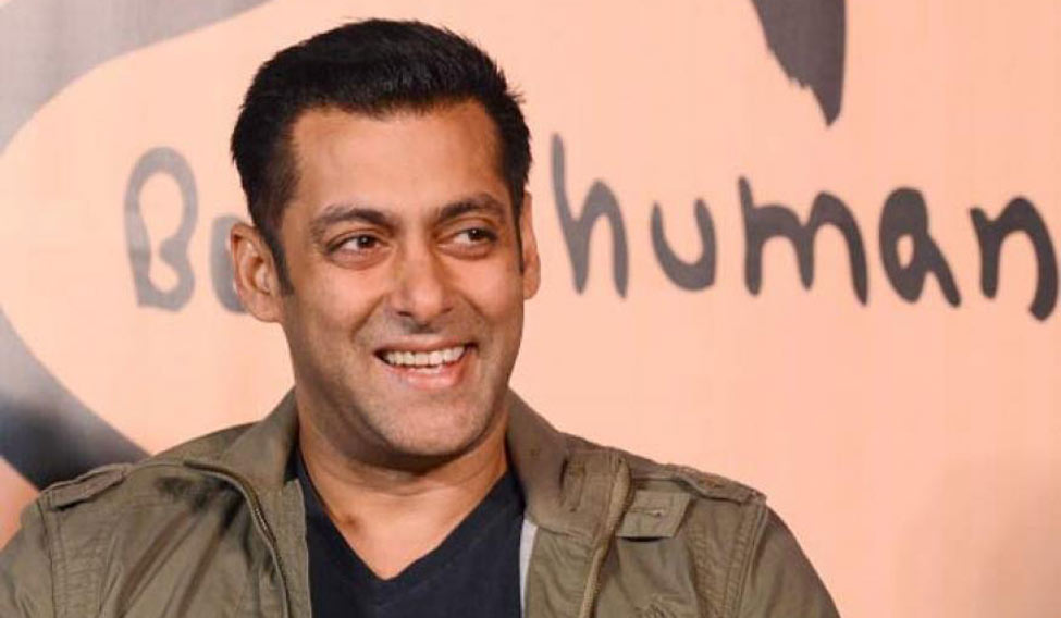 Salman visits slum as part of drive against open defecation
