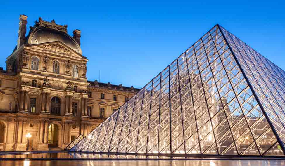 5 stories about the Louvre