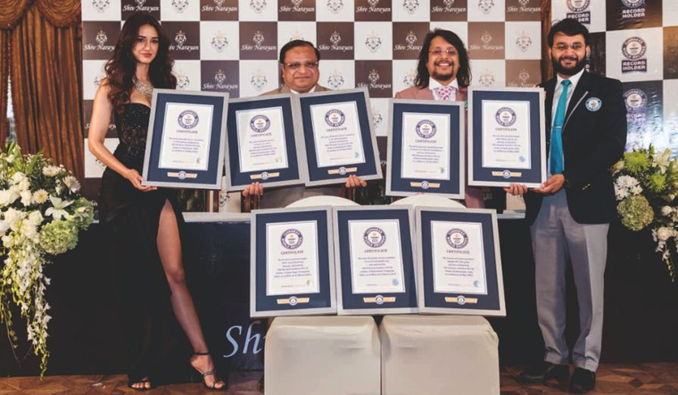 Shiv Narayan Jewellers Makes History Achieving 8 Guinness World Records™ Titles - Vimarsana News