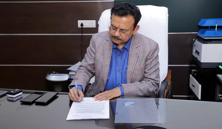 Mr. Sanjay Kumar Jain assumes the charge of CMD/IRCTC - Vimarsana News