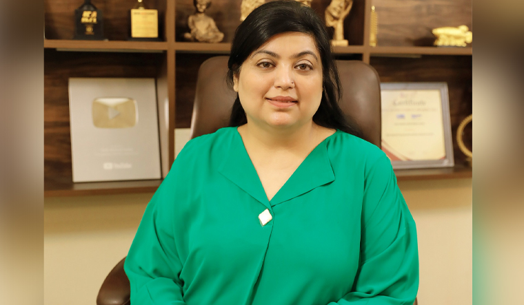 Is Skin Aging Inevitable? Dermatologist Dr. Nivedita Dadu Reveals the Truth! - Vimarsana News