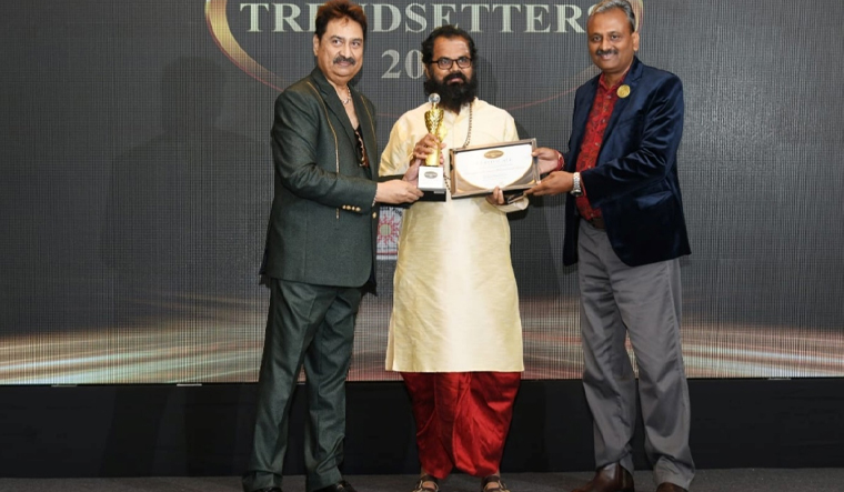 Celebrating Excellence: Dr. Manopravesh Guruji Swami Ramananda Receives Best Astrologer in India 2023 Award - Vimarsana News