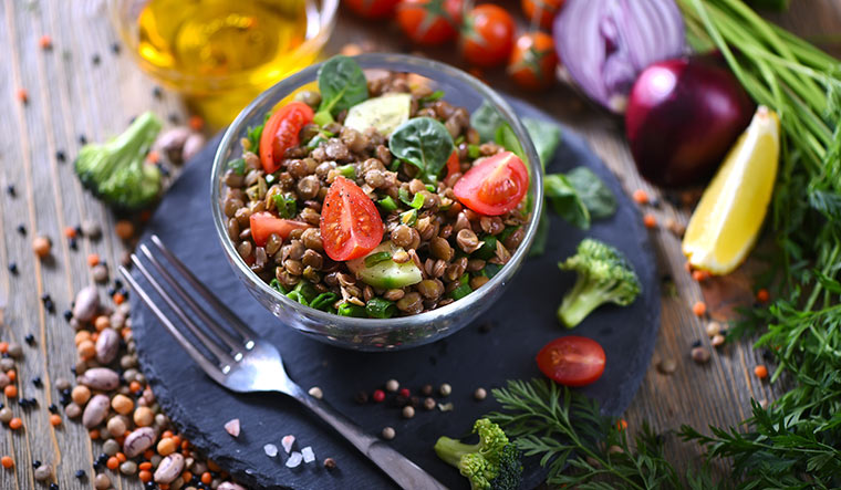 Low-fibre diet in pregnancy could slow infant's brain growth - Vimarsana News