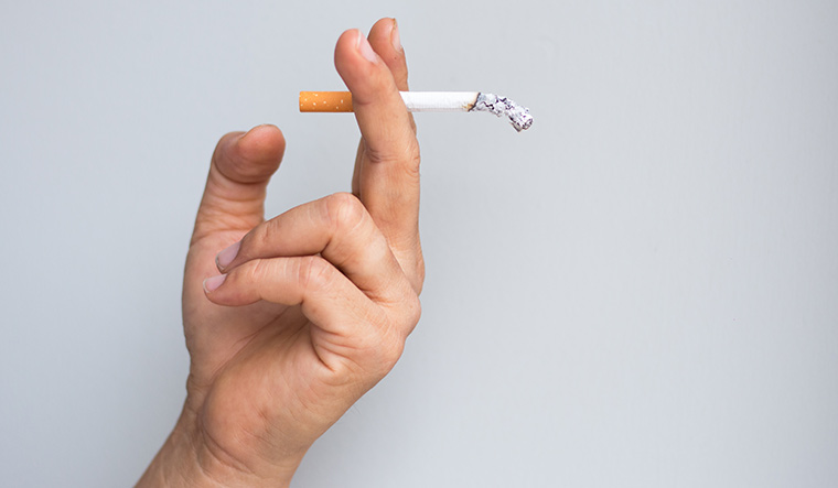 Smoking shrinks brain, genetics play important role, research finds - Vimarsana News