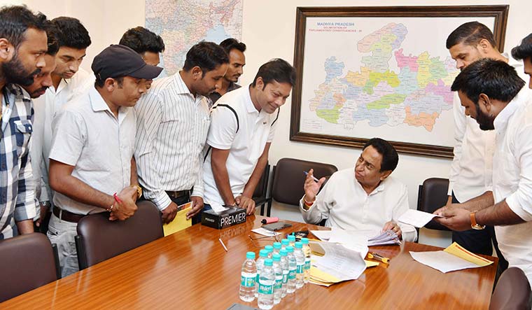 Madhya Pradesh: Kamal Nath relying on welfare schemes, soft hindutva - Vimarsana News
