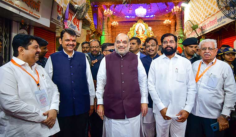 How Shinde is going all out to prove he is better than Uddhav - Vimarsana News