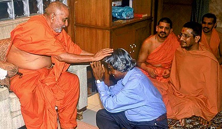 The unique association of Pramukh Swami and A.P.J. Abdul Kalam - Vimarsana News