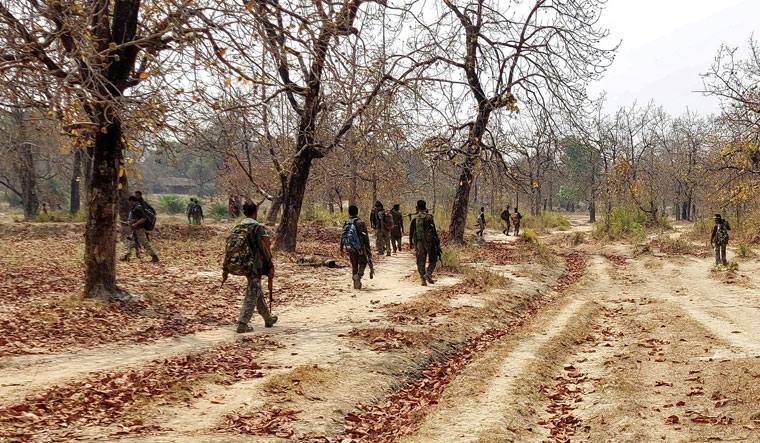 Jharkhand: Two security personnel killed in encounter with Naxalites - Vimarsana News