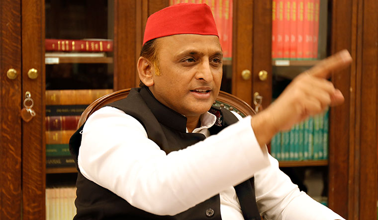 Akhilesh Yadav visits Mukhtar Ansari's family in Ghazipur - Vimarsana News