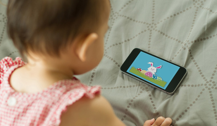 Screen time harmful for toddlers - Vimarsana News