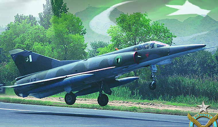 Pakistan jets violate Indian airspace in Kashmir's Nowshera, drop bombs