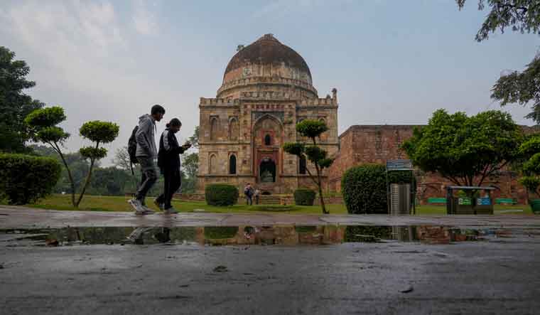 Delhi AQI improves after rains, IMD predicts more showers and cold winds - Vimarsana News