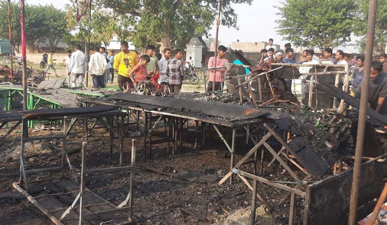 Mathura: Seven firecracker shops, 10 bikes gutted in fire; 9 injured - Vimarsana News