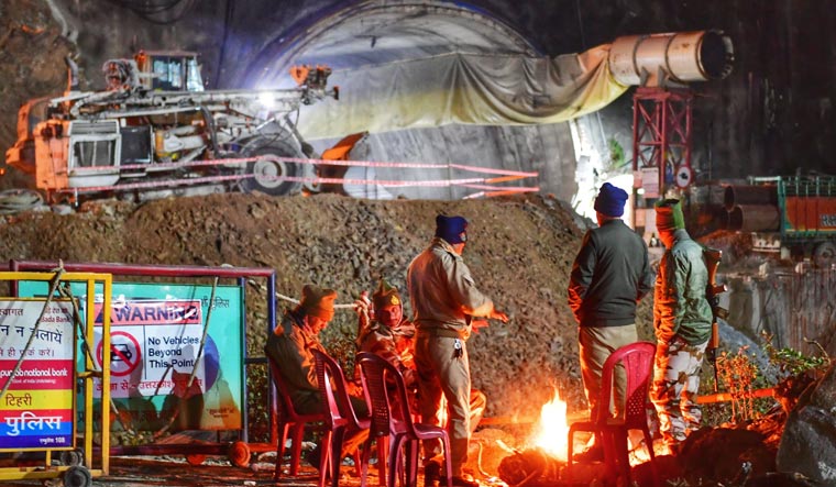 A week on, 41 workers still trapped inside collapsed tunnel in Uttarakhand - Vimarsana News