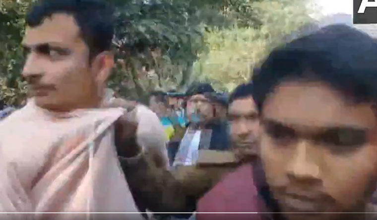 Undertrial prisoner shot dead in front of police in court complex in Patna - Vimarsana News