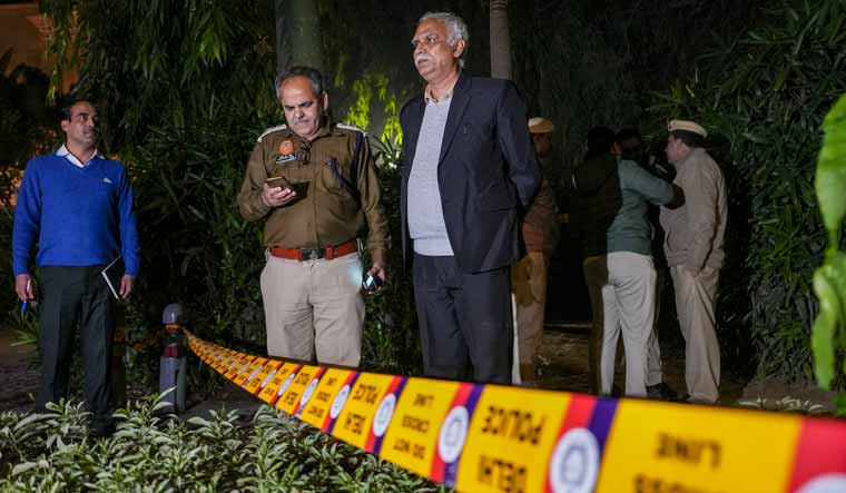 Israel Embassy blast: Delhi Police zero in on two suspects; Tel Aviv's travel warning for its citizens - Vimarsana News