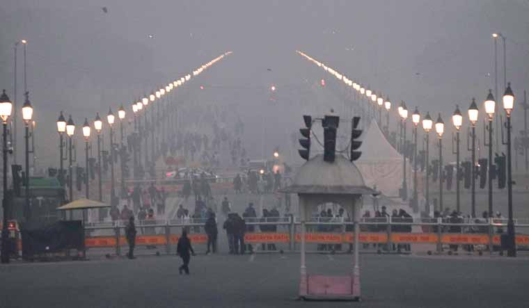 Dense fog in north India; Delhi's air quality drops to 'severe' category - Vimarsana News