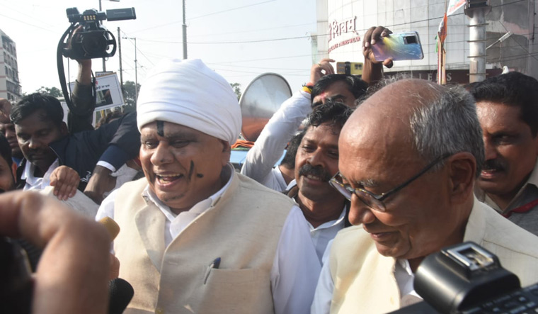MP Congress MLA Baraiya blackens face as prediction of BJP loss goes wrong - Vimarsana News