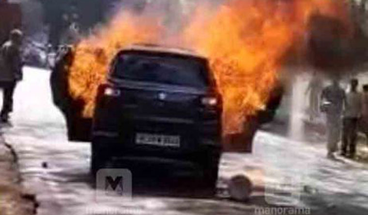 Pregnant woman, husband burnt to death as car catches fire in Kerala ...