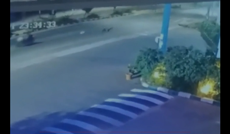 Bengaluru woman jumps off moving bike after Rapido driver tries to grope her - Vimarsana News