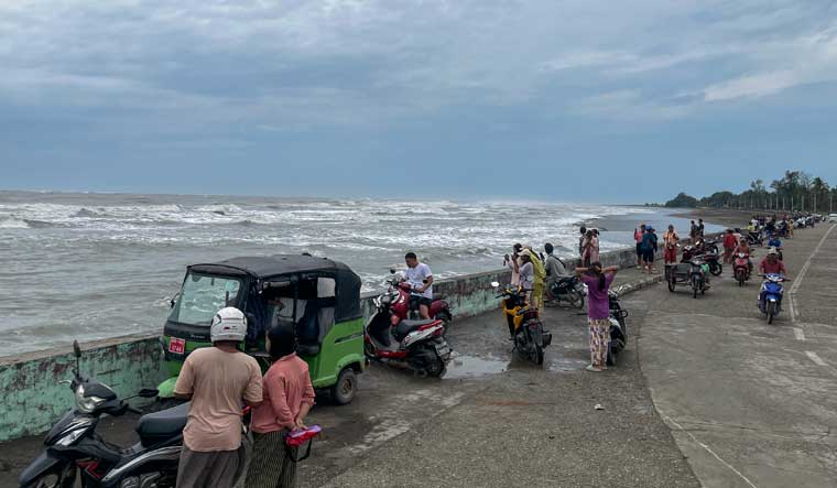 Cyclone Mocha to make landfall in Bangladesh, Myanmar coasts today - Vimarsana News