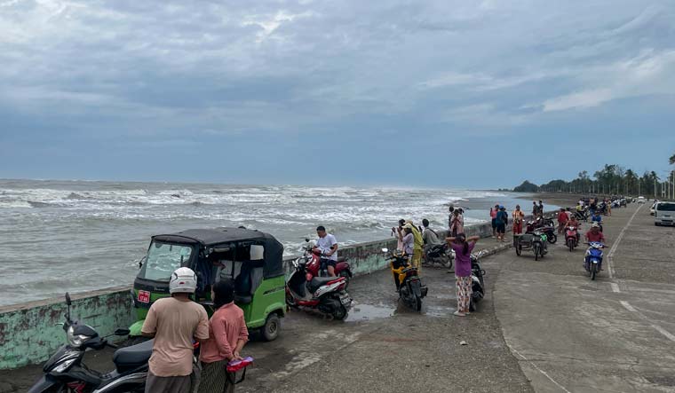 Cyclone Mocha: Tourists stopped from going to beaches in Bengal - Vimarsana News