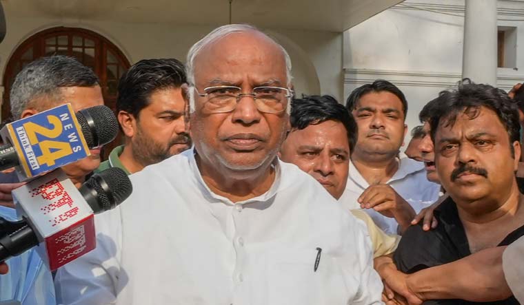 Kharge to hold crucial meet as suspense continues over Karnataka CM race - Vimarsana News