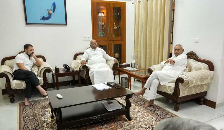 Nitish Kumar resigns: 'Giving tough competition to the chameleons', slams Congress - Vimarsana News