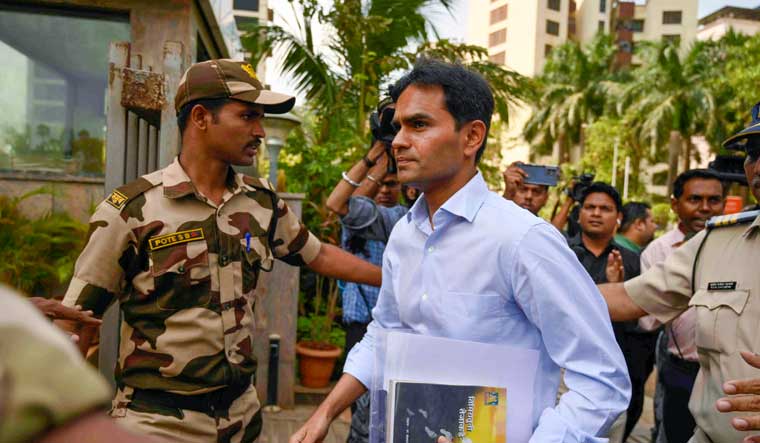 ED registers money laundering case against former NCB officer Sameer Wankhede - Vimarsana News