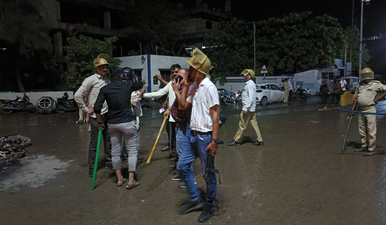 Gujarat: One dead, cops injured as mob protests anti-encroachment drive in Junagadh - Vimarsana News