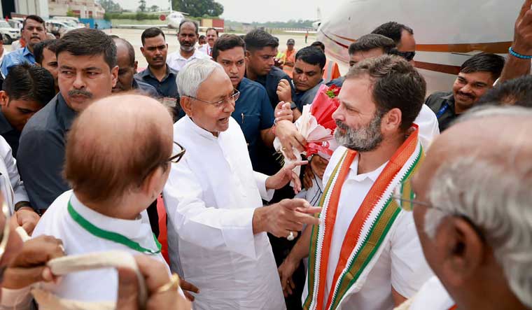 'Together we will defeat BJP': Rahul Gandhi upbeat as opposition meet begins at Patna - Vimarsana News