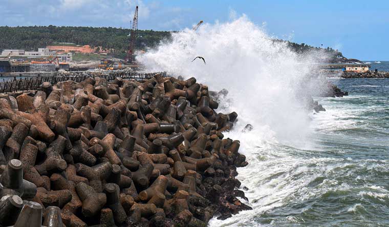 Cyclone Biparjoy to intensify in 36 hours; ports told to hoist Distant Warning signal - Vimarsana News