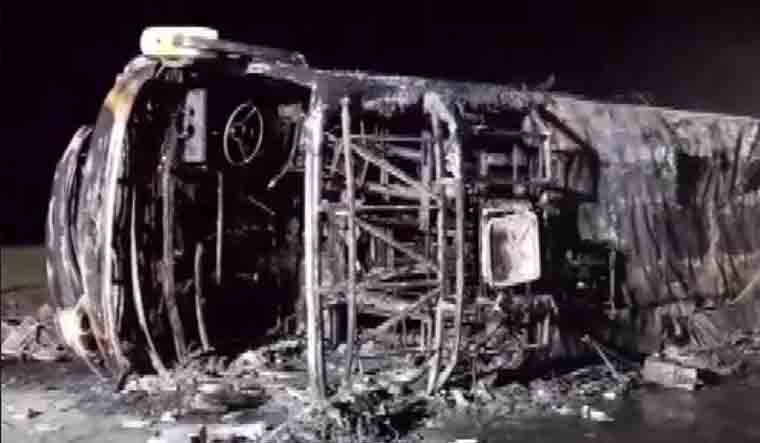 Maharashtra: 25 killed after bus catches fire on expressway in Buldhana - Vimarsana News