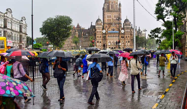 Several states battle rain fury; tourists stranded at waterfalls in Telangana rescued - Vimarsana News