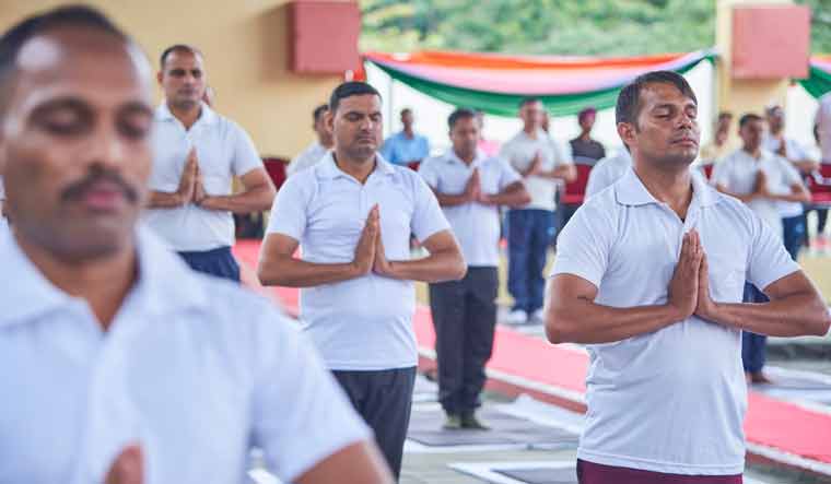Isha Yoga Center to offer Classical Hatha Yoga training to over 10,000 soldiers - Vimarsana News