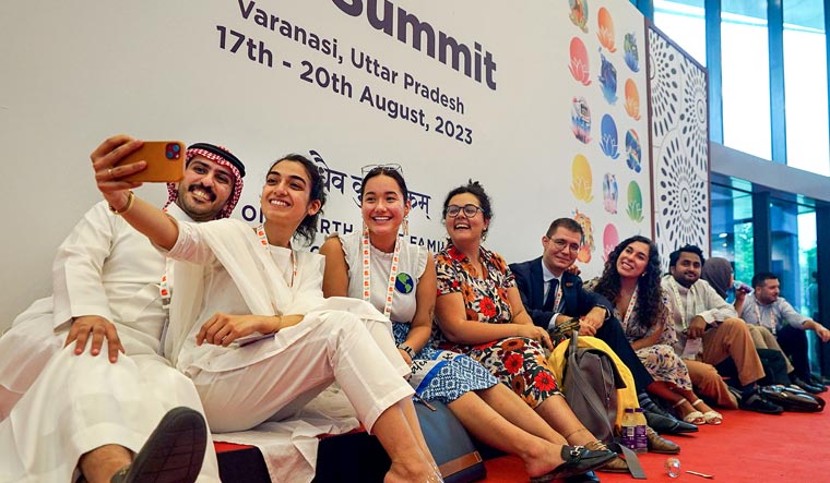 Varanasi Y-20 Summit discusses issues climate change, peace-building, health - Vimarsana News