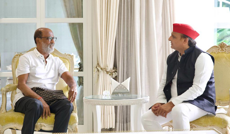 Rajinikanth meets SP chief Akhilesh Yadav in Lucknow - Vimarsana News