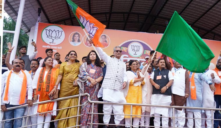 Amit Shah's Chhattisgarh tour cancelled; Congress takes potshots of 'missing' crowd - Vimarsana News