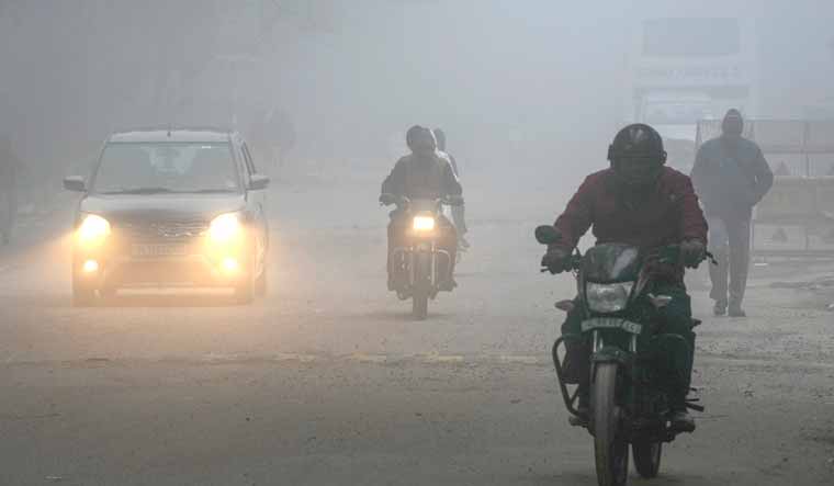 Dense fog affects visibility, 18 Delhi-bound trains delayed - Vimarsana News