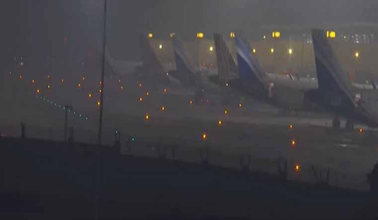 Travel chaos in Delhi after thick fog causes flight, train disruptions - Vimarsana News