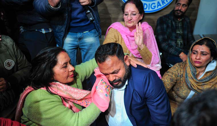 Chandigarh: AAP moves HC, seeks fresh mayoral polls under supervision of retired judge - Vimarsana News