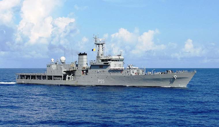 In fresh operation, Navy rescues Sri Lankan vessel hijacked by Somali pirates - Vimarsana News