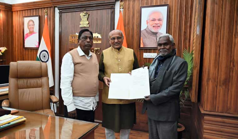 Jharkhand: Champai Soren to take oath as CM today; floor test in 10 days - Vimarsana News