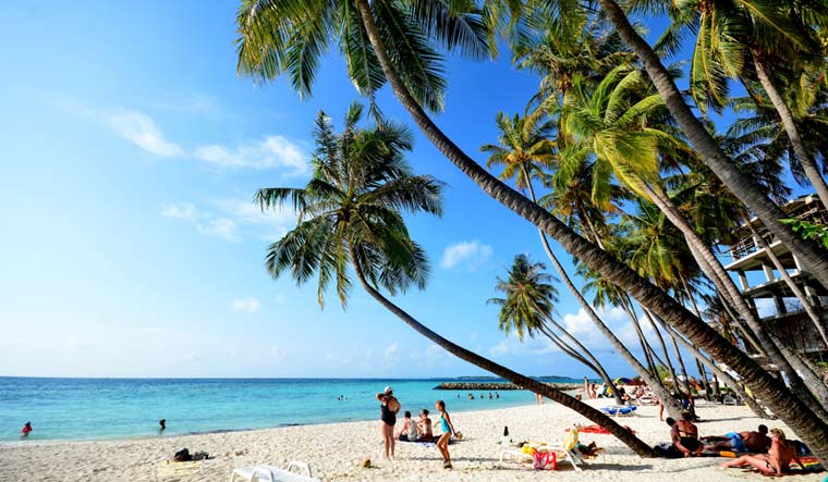 Tour operators say no new inquiry for the Maldives; EaseMyTrip suspends all flight bookings to island nation - Vimarsana News