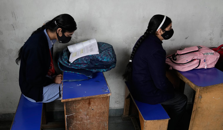 Politics of History: Chapters on Mughal empire removed from Class 12 textbooks - Vimarsana News