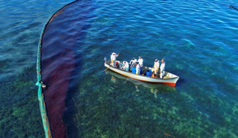 Mauritius Oil Spill Visible From Space Could Worsen As Tanker Crack 