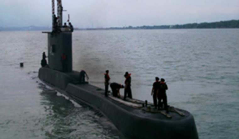 Search on in Bali Sea for Indonesian submarine that went missing after