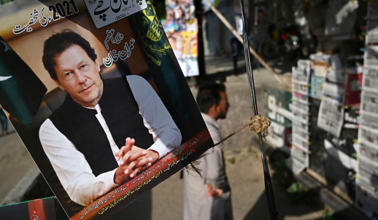 Pak immigration authorities on high alert to catch fleeing govt ...