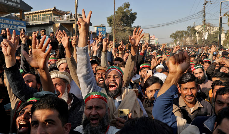 Counting delay adds to Pak uncertainty, PTI calls for protests if results not out by night - Vimarsana News