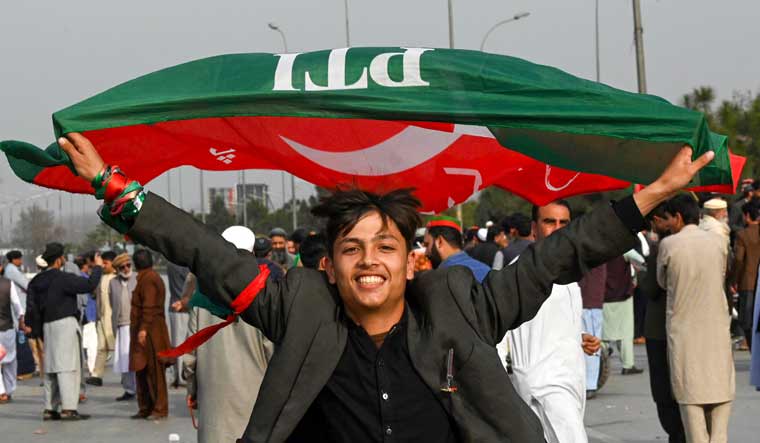 Imran Khan's PTI forms special panels to strategise government formation in Centre, Punjab, KP - Vimarsana News